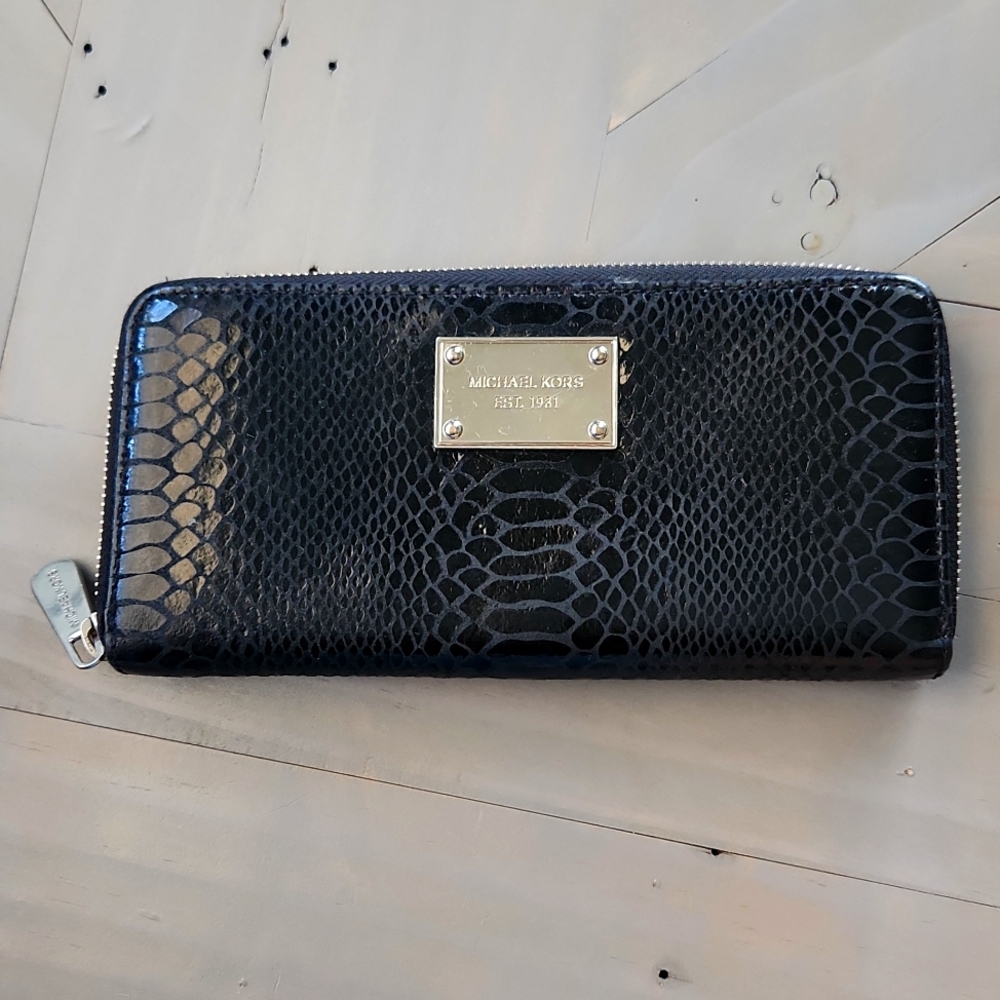 Michael Kors wristlet